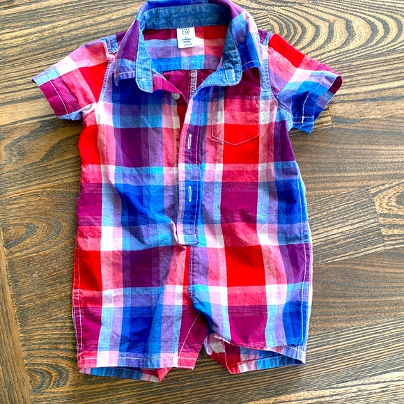 Button down one piece - Picture 1 of 2